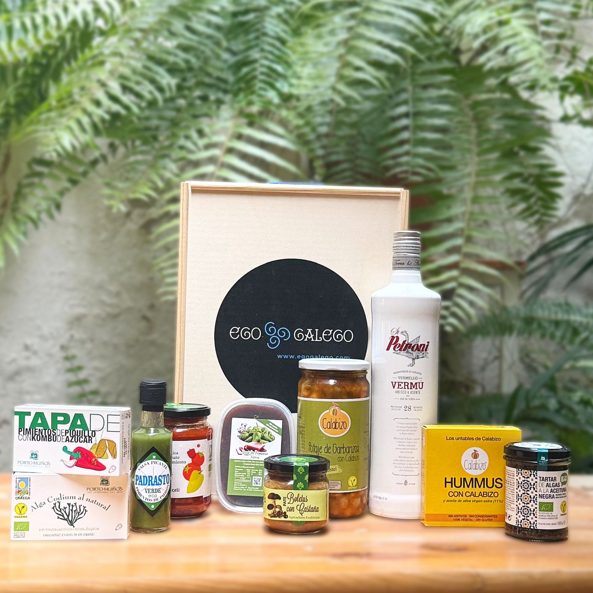 Alfarrobeira. Lote de Navidad vegano de productos gallegos