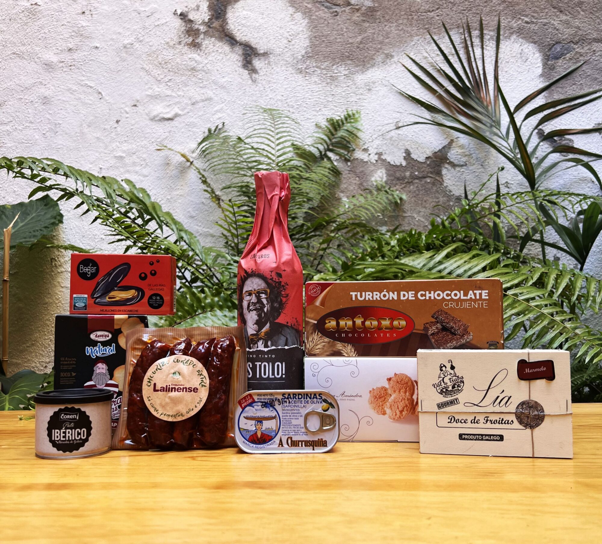 Rodas. Lote de navidad con productos gallegos